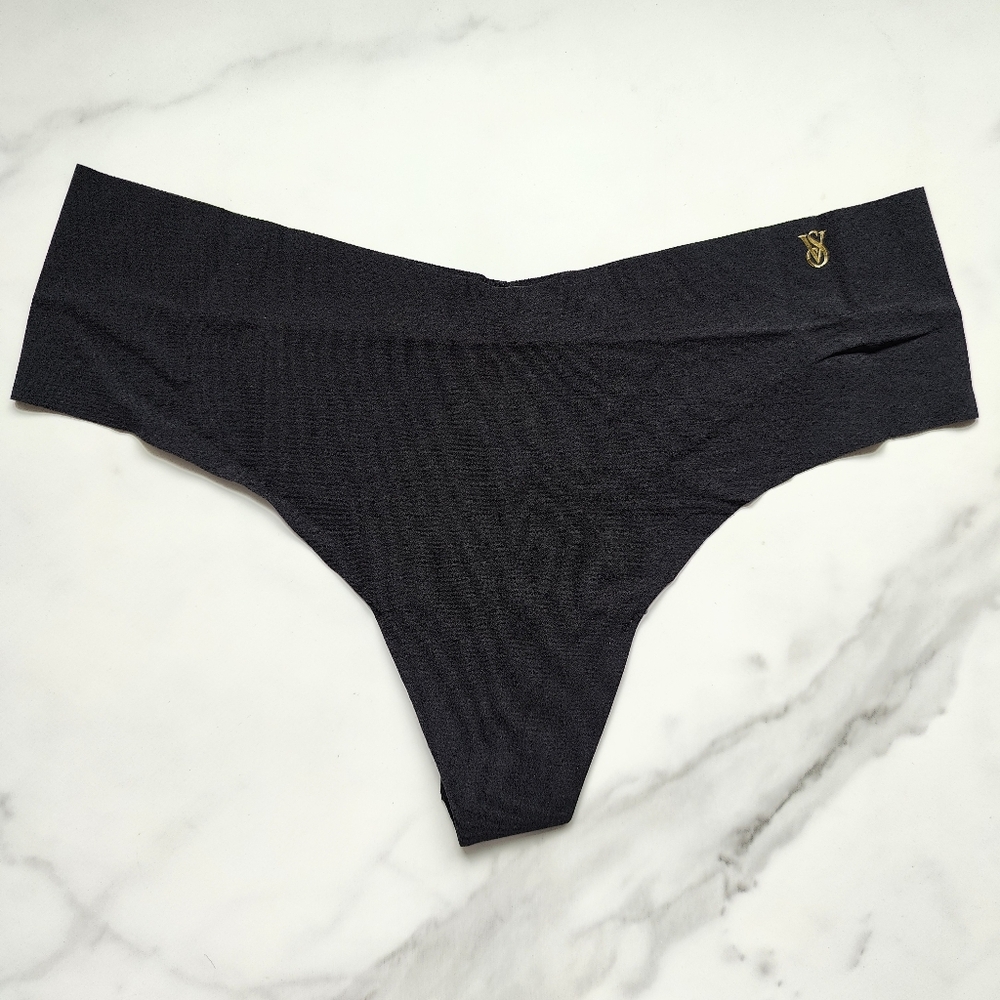 NWOT VICTORIA'S SECRET NO-SHOW SMOOTH THONG PANTY IN BLACK SIZE EXTRA LARGE